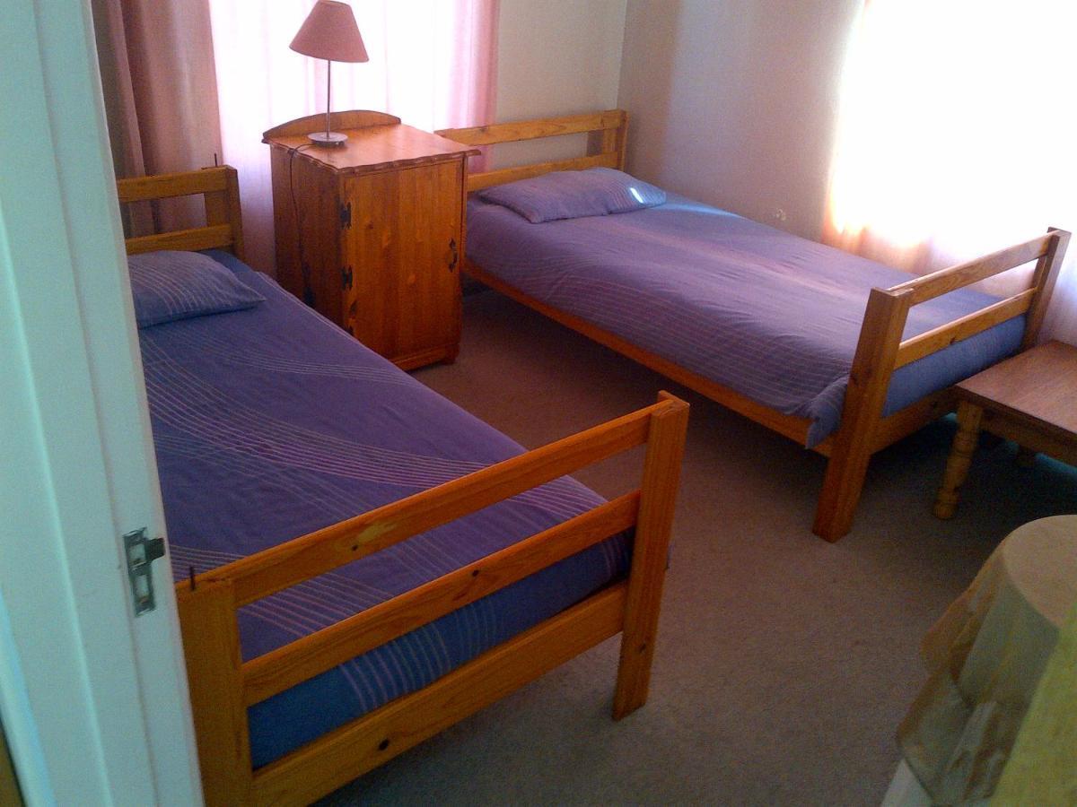 Gansbaai Lodge & Backpackers Экстерьер фото